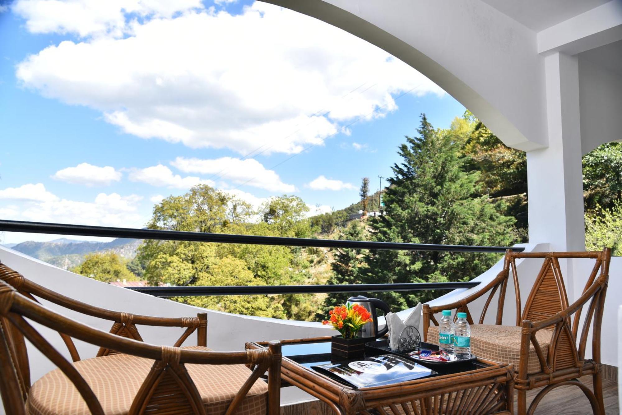 Kumaon Roop Resort Near Kainchi Dham Nainital Zewnętrze zdjęcie