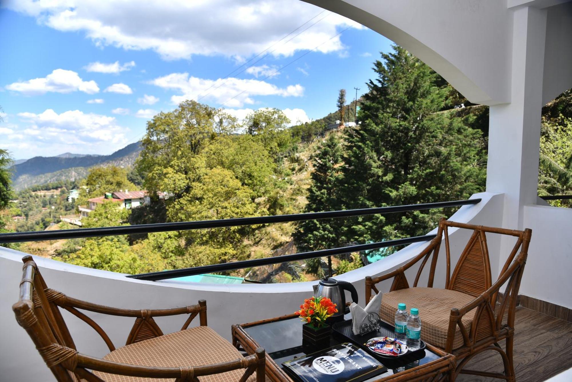 Kumaon Roop Resort Near Kainchi Dham Nainital Zewnętrze zdjęcie