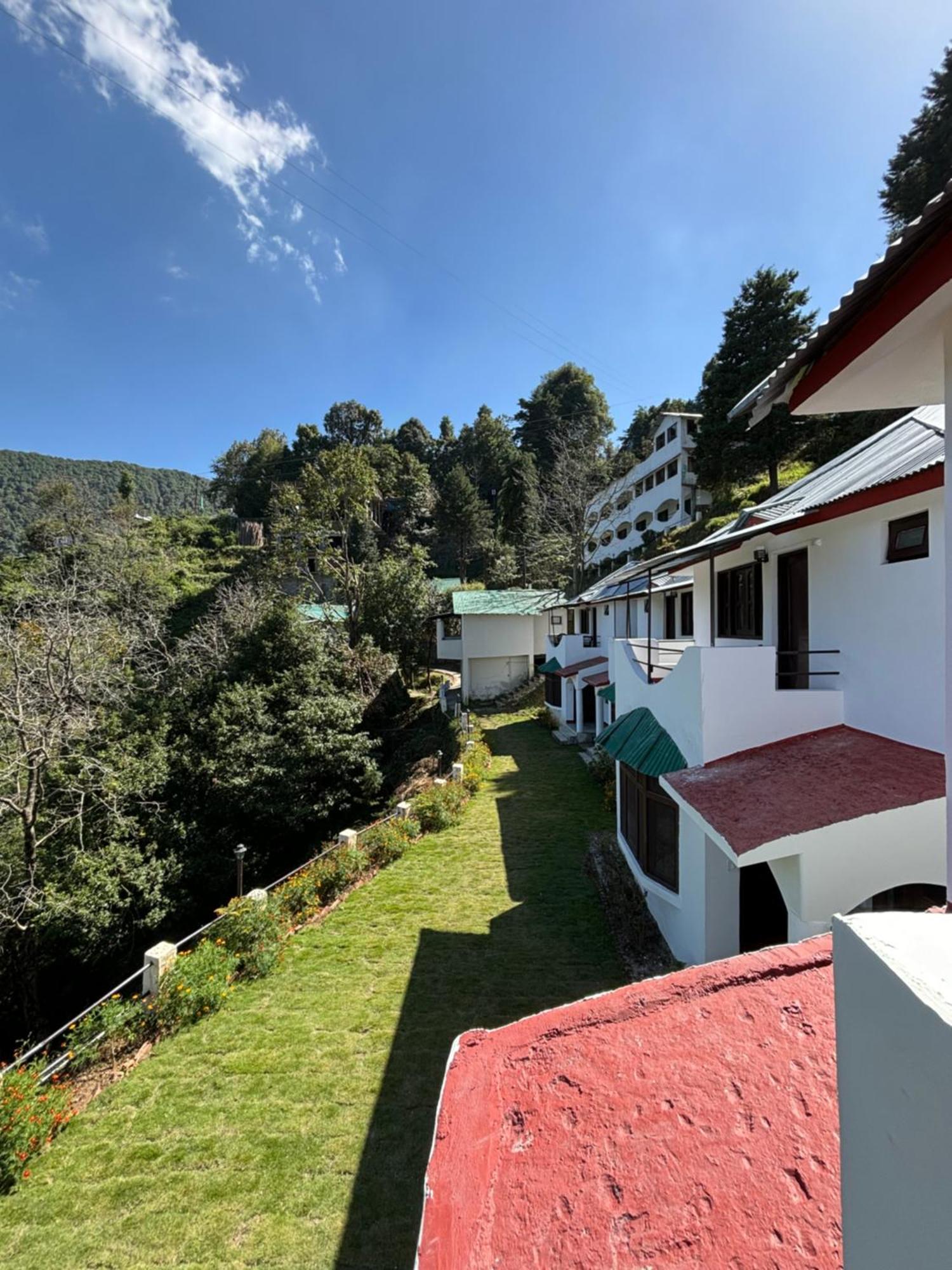 Kumaon Roop Resort Near Kainchi Dham Nainital Zewnętrze zdjęcie