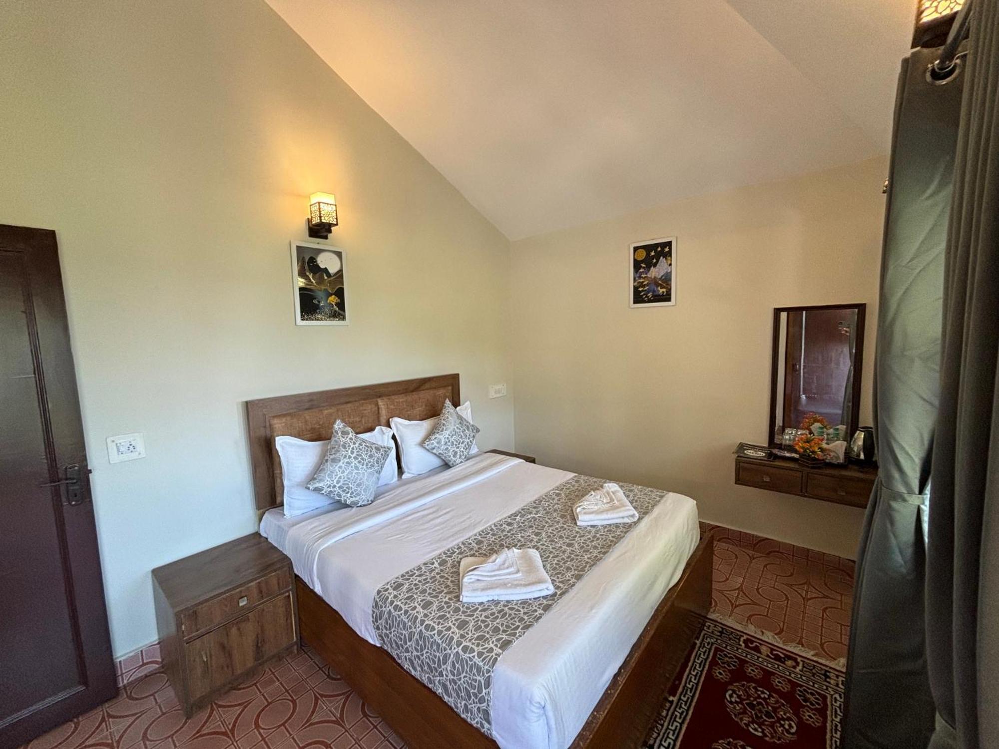 Kumaon Roop Resort Near Kainchi Dham Nainital Zewnętrze zdjęcie