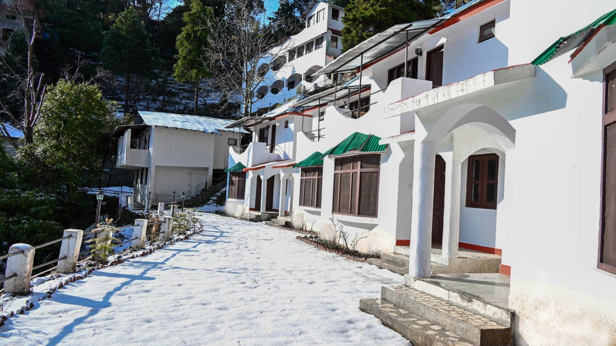 Kumaon Roop Resort Near Kainchi Dham Nainital Zewnętrze zdjęcie