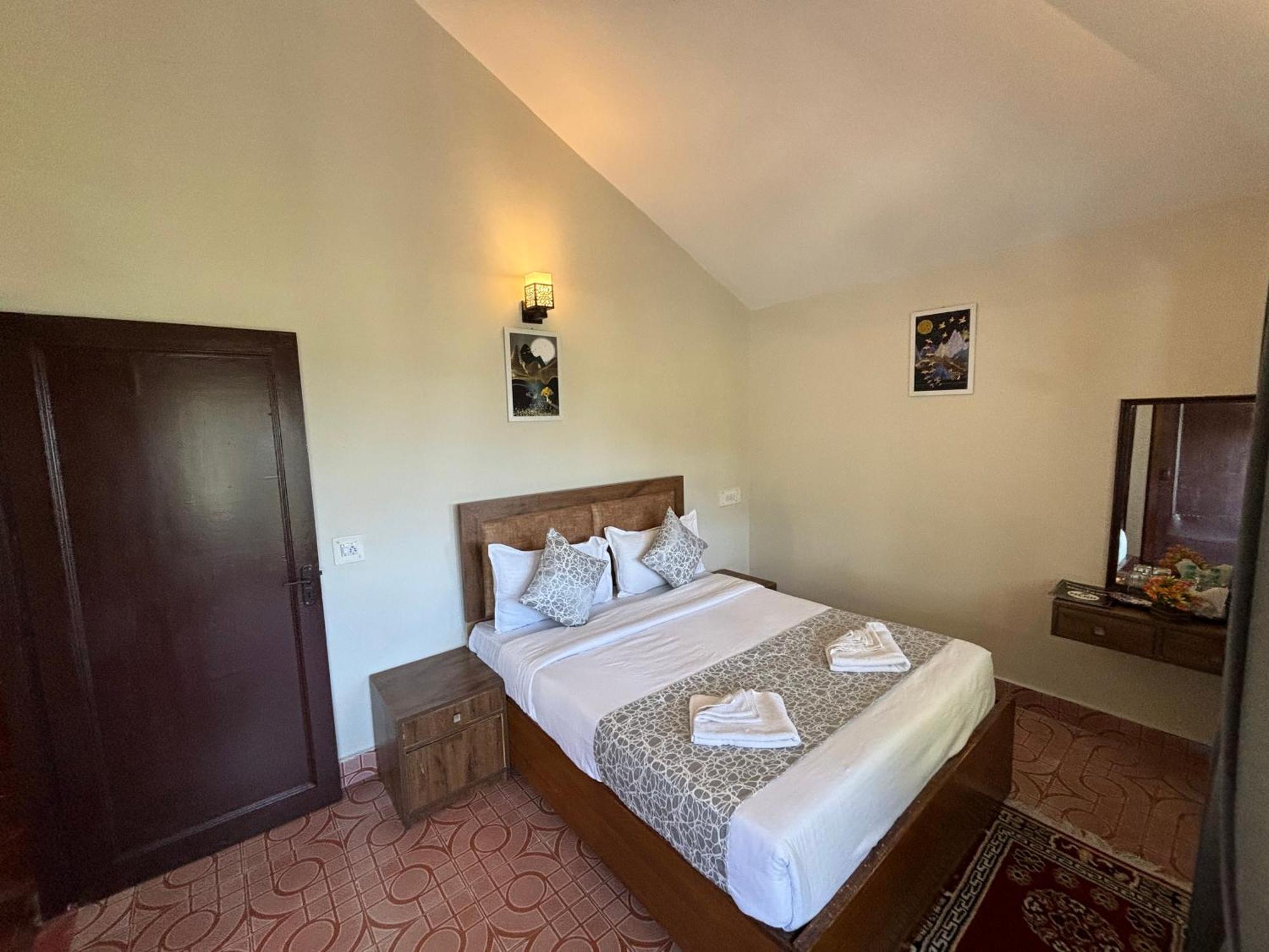 Kumaon Roop Resort Near Kainchi Dham Nainital Zewnętrze zdjęcie