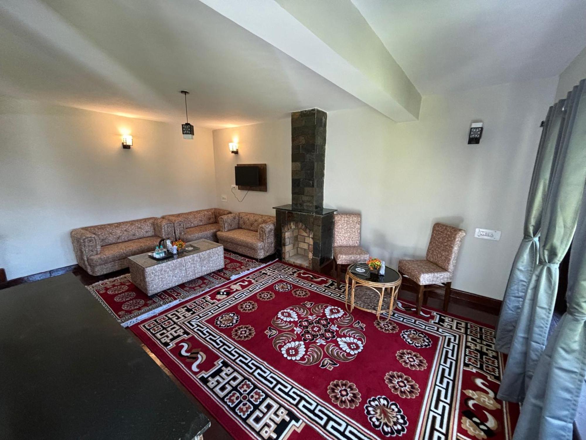 Kumaon Roop Resort Near Kainchi Dham Nainital Zewnętrze zdjęcie