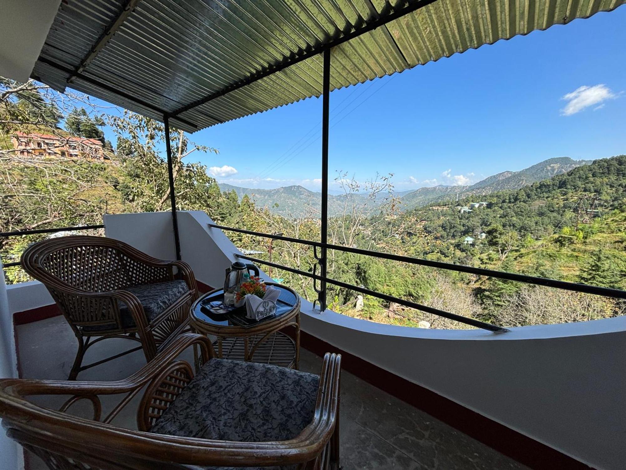Kumaon Roop Resort Near Kainchi Dham Nainital Zewnętrze zdjęcie