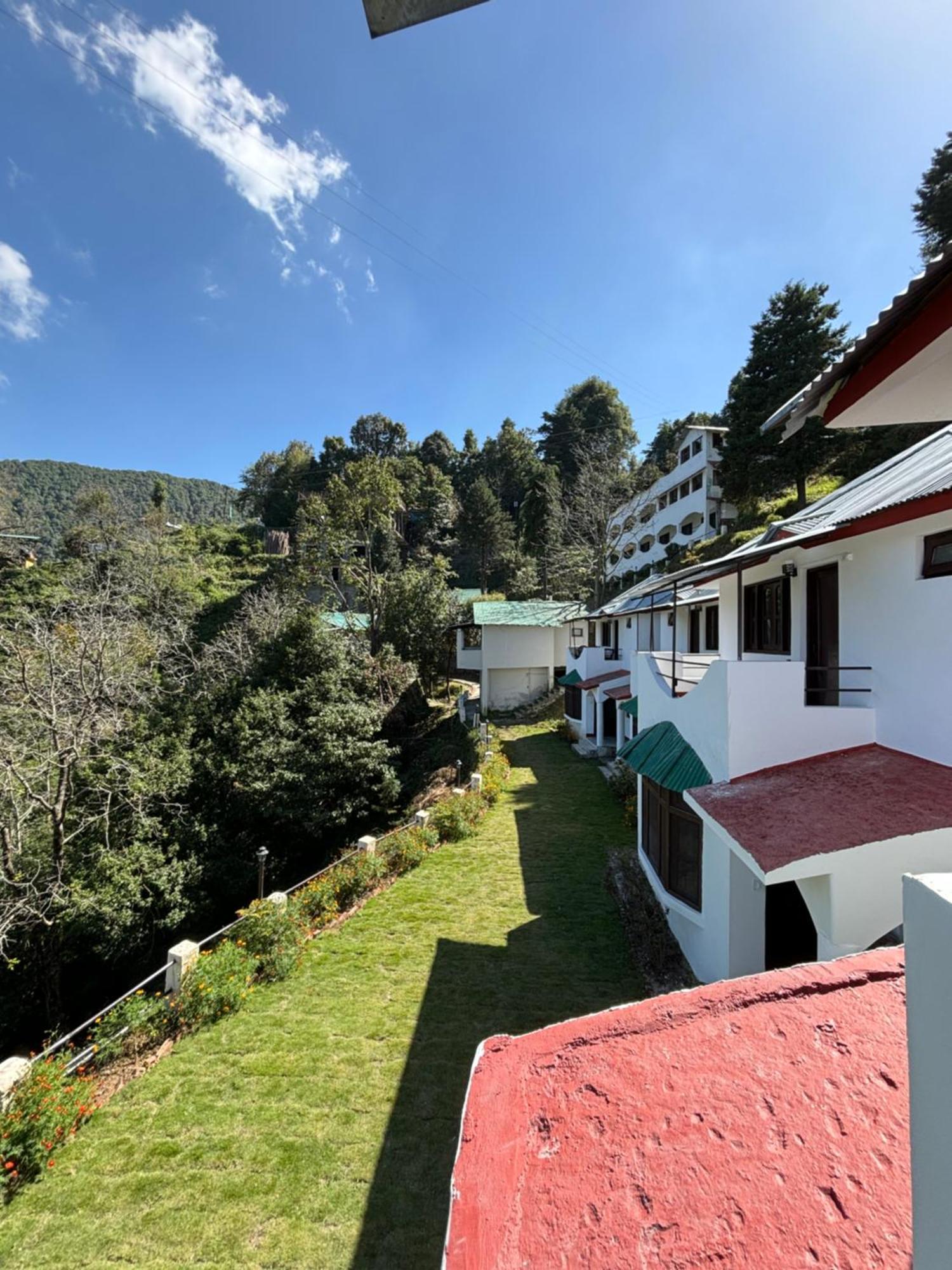 Kumaon Roop Resort Near Kainchi Dham Nainital Zewnętrze zdjęcie